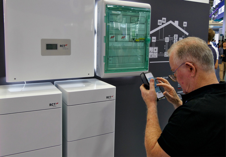 RCT Power liefert seine Systeme mit prognosebasiertem Laden aus.