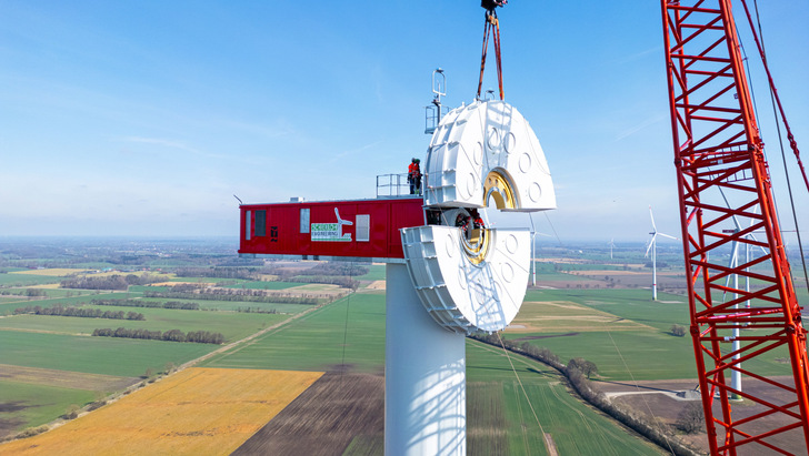 Prototyperreichtung der N175 mit 7,0 Megawatt Nennleistung in Niedersachsen - © ENERCON