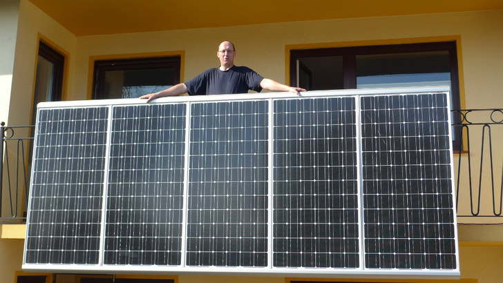 Immer mehr Mieter:innen in Mehrfamilienhäusern nehmen die Energiewende in die eigene Hand.