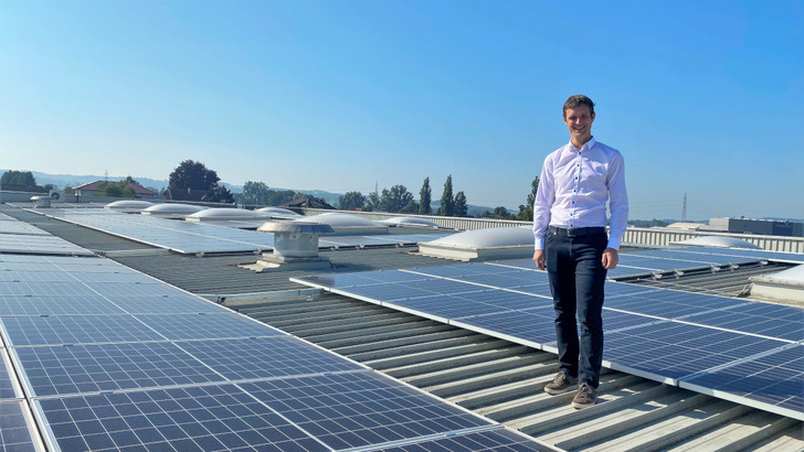 Muss Manfred Huber, Geschäftsführer von Hali, wie alle anderen Betreiber von Solaranlagen in Zukunft nachträglich festgelegte Netzentgelten für den eingespeisten Solarstrom bezahlen?