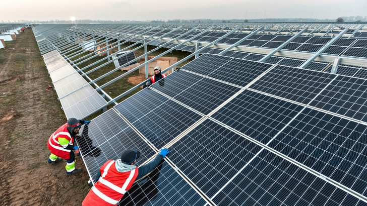 Die gesamte installierte Solarleistung in Baden-Württemberg liegt nun bei 13,5 Gigawatt.