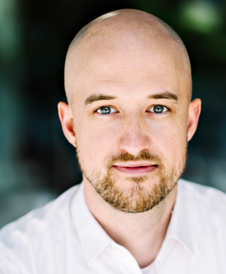 ﻿Marius Schondelmaier
ist Co-CEO und Mitgründer von Bees & Bears aus ­Berlin. ­Gemeinsam mit Co-Gründer Jakob von ­Egidy führt er das 2023 gegründete Unternehmen. ­Schondelmaier verantwortet die Bereiche Produkt, ­Vertrieb und operative Umsetzung. Sein Partner kümmert sich um die Finanzierung und Risiko­steuerung.