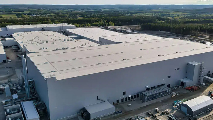 Die Lichter in der Batterieproduktion im nordschwedischen Skellefteå bleiben an. Auch für die Produktionsstätte in Heide gibt es wieder Hoffnung.