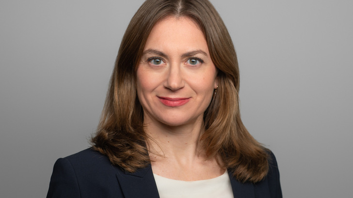 Direktorin Sabrina Schulz, die seit diesem Jahr das Berliner Büro von EIES leitet, warnt vor den Folgen wachsender geopolitischer Spannungen. - © EIES Direktorin Sabrina Schulz, die seit diesem Jahr das Berliner Büro von EIES leitet, warnt vor den Folgen wachsender geopolitischer Spannungen.