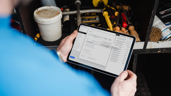 Hero verwaltet die Projektdaten unter anderem auf den Tablets der Installateure auf der Baustelle.