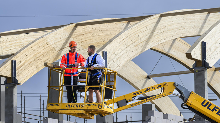 Richtfest bei der Enertrag in Dauerthal.