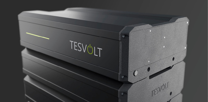 Der Speicher kann bei Außentemperaturen von minus 20 bis plus 50 Grad betrieben werden und ist damit gemäß Hersteller outdoorfähig. - © Bild: Tesvolt Der Speicher kann bei Außentemperaturen von minus 20 bis plus 50 Grad betrieben werden und ist damit gemäß Hersteller outdoorfähig.