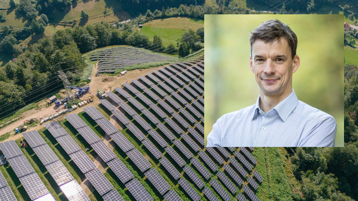 Im Schwarzwald wurden rund 7.200 Solarmodule am steilen Hang installiert.
