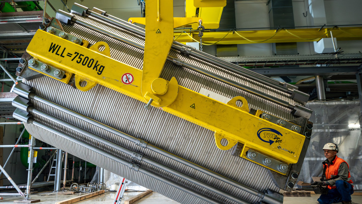 Elektrolyse-Stacks im Energiepark Bad Lauchstädt.  - © Tom Schulze Elektrolyse-Stacks im Energiepark Bad Lauchstädt.