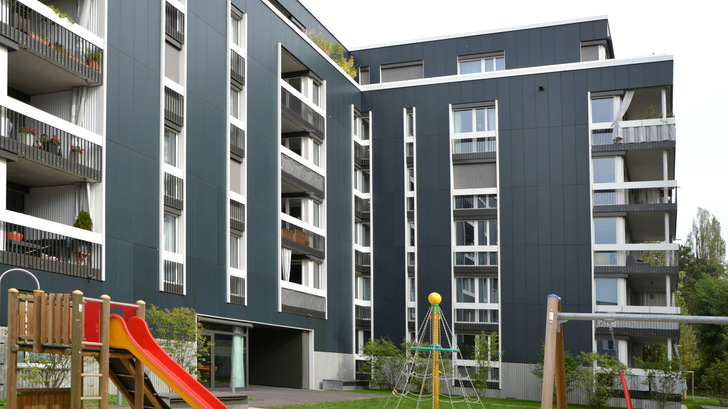 Vorbildlich: Für eine solche Solarfassade bedarf es in Zukunft in der Schweiz keiner Genehmigung mehr. - © Velka Botička Vorbildlich: Für eine solche Solarfassade bedarf es in Zukunft in der Schweiz keiner Genehmigung mehr.