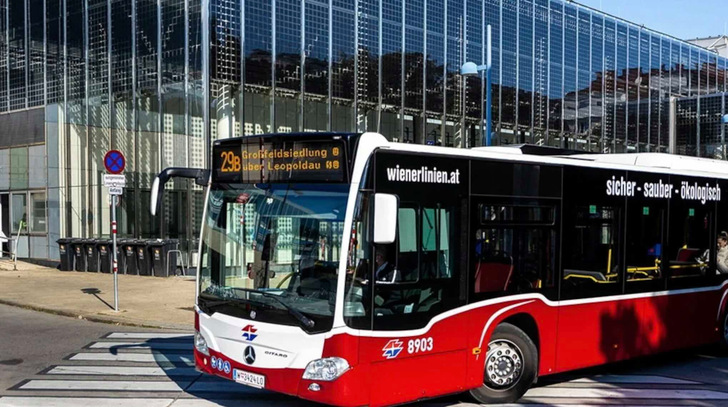 Die U6-Station Floridsdorf hat eine neue Glasfassade mit Solarmodulen. - © Wiener Linien, Max Döringer Die U6-Station Floridsdorf hat eine neue Glasfassade mit Solarmodulen.