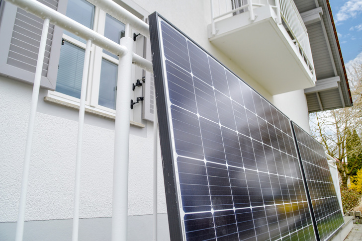 Mit Energy-Sharing käme die Energiewende schneller voran. Doch mangelnde Digitalisierung und uneinheitliche Datenformate zwischen Netz-, Anlagen- und Verbrauchsakteuren erschweren die Umsetzung, so die Verbände.