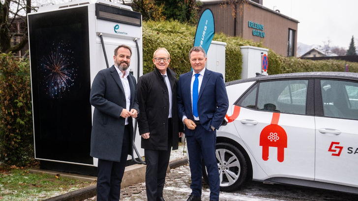 Die Salzburg AG hat den Schnelllader in ihr virtuelles Kraftwerk integriert.