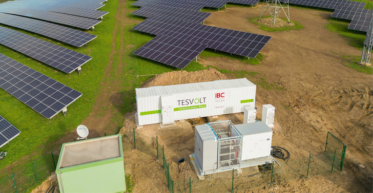IBC Solar arbeitet im Projektgeschäft unter anderem mit Tesvolt zusammen.