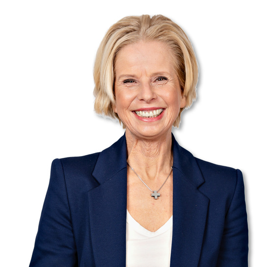 Sabine Ru﻿off-Sixt 
 ist seit 2006 für Baywa r.e. Solar Energy Systems tätig. Die ausgebildete Groß- und Außenhandelskauffrau begann ihre ­Karriere im Vertriebsbüro in Nürnberg, wo sie über mehrere Jahre als Vertriebsleiterin arbeitete. Dank ihrer umfassenden Expertise und lang­jährigen Erfahrung mit komplexen Photovoltaikprojekten übernahm sie 2017 den Aufbau des Projekt­bereichs und ent­wickelte diesen strategisch weiter. In dieser Rolle verantwortete sie den Projektbereich für den deutschen Markt. Seit Mai 2025 leitet ­Sabine Ruoff-Sixt den Bereich C&I und Utility Solutions. In diesem Segment bietet Baywa r.e. Solar Trade ganzheitliche Energielösungen für ­gewerbliche und industrielle Kunden sowie für Versorgungs­unternehmen.