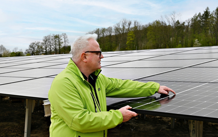 Der Solarpark Himmighausen in Nordhessen leistet zwölf Megawatt. Seit 2024 ist er am Netz.