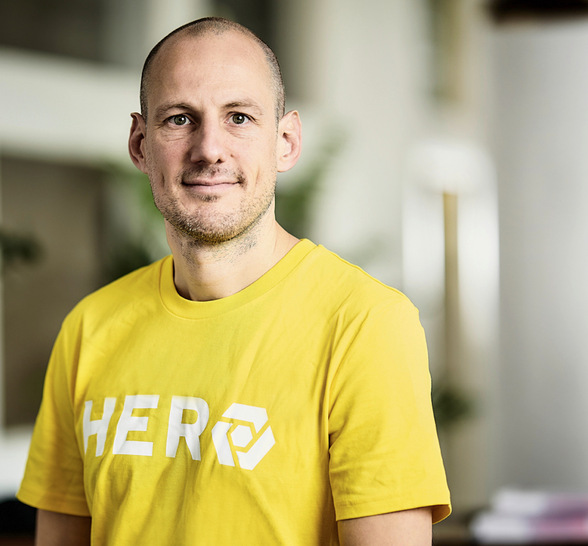 Dr. Michae﻿l Kessler
 ist Gründer und CEO von Hero Software. Hero ­bietet eine SaaS-Lösung (SaaS: Software as a S­ervice), welche mit umfassenden Funktionen den gesamten Betriebsablauf von Handwerks­betrieben digitalisiert. Kessler hat Wirtschaftsingenieurwesen mit Schwerpunkt erneuerbare Energien und Energieeffizienz in Hannover, Los Angeles und Zürich studiert. Zudem promovierte er mit seiner Forschungsarbeit zu effizienten Solarzellen an der Leibniz-Universität in Hannover.