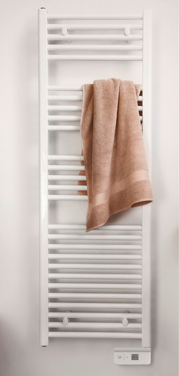 AEG Badheizgeräte lassen sich beliebig positionieren und benötigen lediglich einen 230-Volt-Anschluss. Sie sind damit sowohl im Neubau als auch bei einer Sanierung leicht einzubauen.