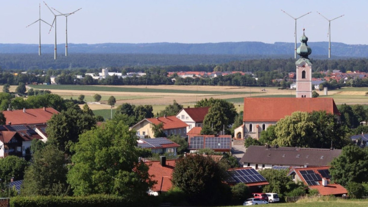 Simulation des Windparks Altötting aus Kirchturmsperspektive von Mehring aus