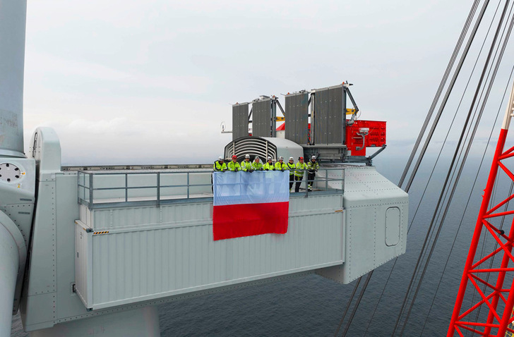 November 2025: Jetzt stehen 3 der 76 V236-15.0 im ersten polnischen Meereswindpark Baltic Power. Maschinenhäuser fertigt Vestas in Polen.