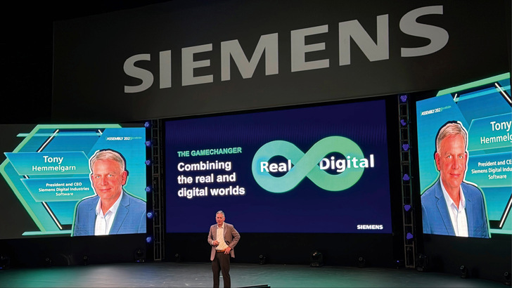 Tony Hemmelgarn, Präsident und CEO von Siemens Digital Industries Software, auf einer Tagung im Mai 2025 in Mexico City