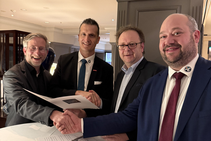 von links: GIH-Geschäftsführer Benjamin Weismann, ZIV-Präsident Alexis Gula, GIH-Vorsitzender Stefan Bolln und ZIV-Vorstand Julian Schwark (Vorstand Energie, ZIV) unterzeichneten am 29. Januar 2026 eine Kooperationsvereinbarung.