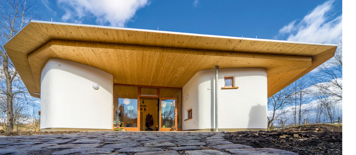 Die mit ökologischen Baustoffen errichtete Waldorf-Kinderkrippe in Villingen-­Schwenningen hat der freie Architekt Otto Merz entworfen und geplant (www.otto-merz.eu)