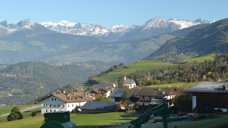 Wie können Nachbarn Solarstrom gemeinsam nutzen, ohne eine Energiegemeinschaft gründen zu müssen? PV Austria zeigt es im Webinar.