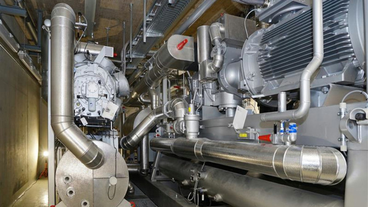 Die Großwärmepumpe hat das Potenzial, die Nahwärmenetze zu dekarbonisieren. Doch die Regeln müssen passen.