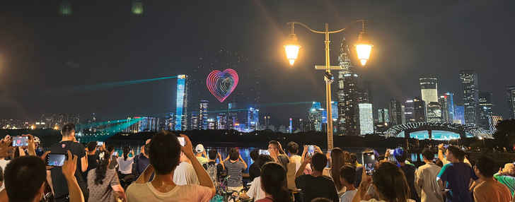 Drohnen-Show in Shenzhen im August 2015