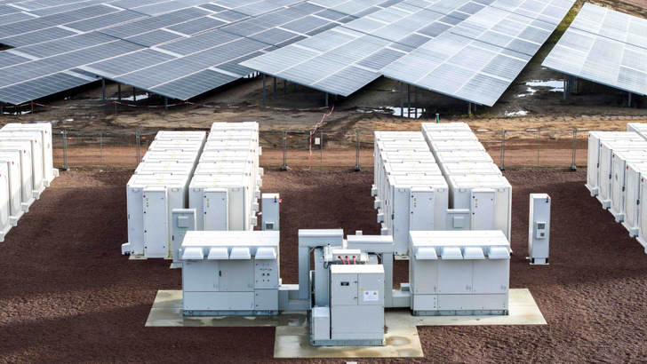 Der Batteriespeicher mit 16 Megawatt Leistung.