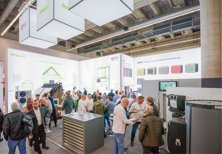 Atec präsentiert die Großwärmepumpe Eheat R290-61, die Schallschutz­serie Esilent und das Energiemanagementsystem Hsenboxx.