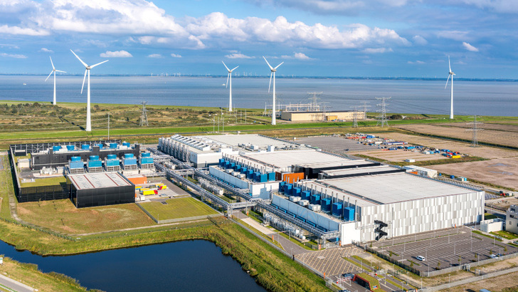 Das Google-Rechenzentrum in Eemshaven in den Niederlanden läuft schon seit 2016 mit Windstrom. Ein Speicher würde die Lastspitzen noch glätten.
