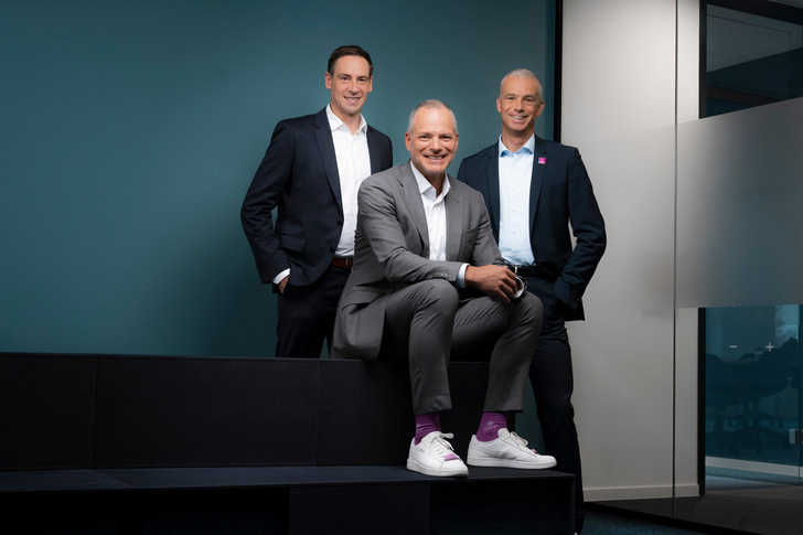 CFO Dr. Stefan Hahn, CEO Dr. Werner Ponikwar (in the center), and CTO Klaus Ohlig. 