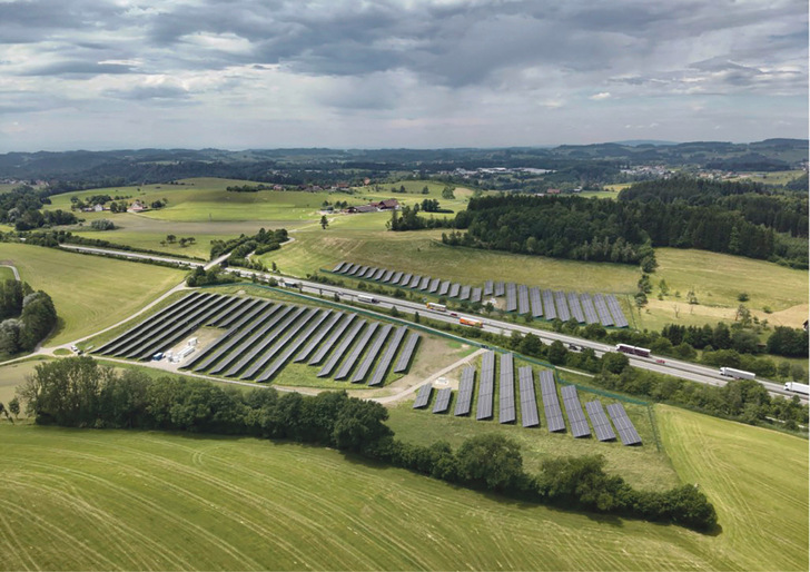 Fast 10.000 Solarmodule erzeugen in Wangen im Allgäu Strom.