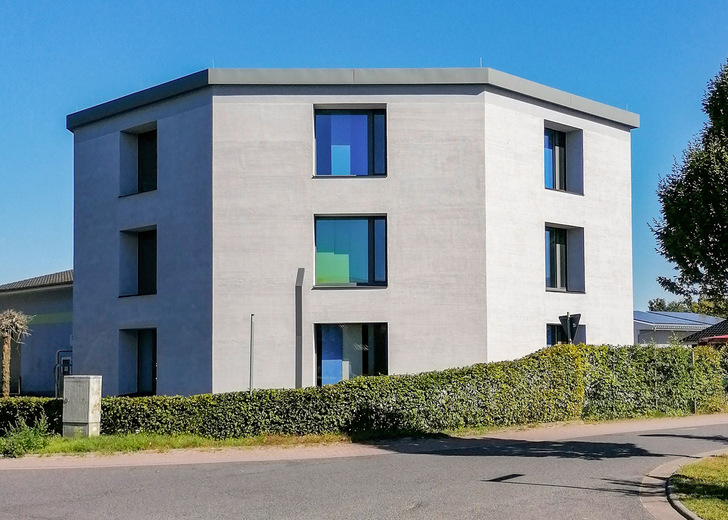 1  Die Burg Solo in Garrel: ein außergewöhnliches Bürogebäude in Achteckform