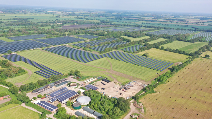 Tion hat den Agri-PV-Park in Sachsen-Anhalt erworben.