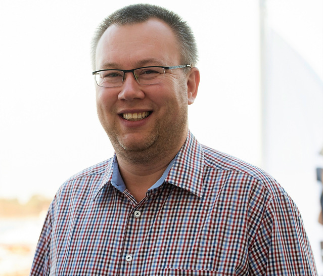 David Muggli
 ist Heizungsbau- und Elektromeister und ehemaliger Inhaber eines Handwerksunternehmens. Über mehr als zwei Jahrzehnte hinweg baute er Betriebe auf, professionalisierte Strukturen und digitalisierte komplexe Prozesse. Unter anderem verantwortete er den Aufbau mehrerer regionaler Standorte, die Skalierung von Vertriebsorganisationen sowie anspruchsvolle Großprojekte in der Photovoltaik. Er begleitet Handwerksbetriebe auf dem Weg zu klaren Strukturen und digitaler Zukunftsfähigkeit. Im Mittelpunkt stehen praktikable Abläufe, Entlastung im Betriebsalltag und wirtschaftliche Stabilität. Seine langjährige Erfahrung aus der Praxis bringt er gezielt ein, um Betriebe nachhaltig weiterzuentwickeln und erfolgreich aufzustellen.