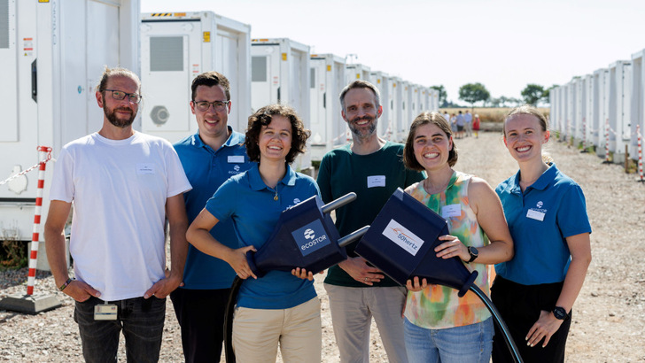 SMA und Eco Stor feiern den Fortschritt des Megaspeichers.