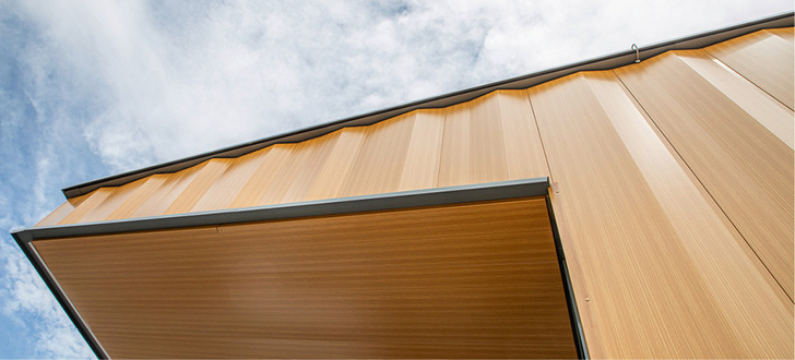 3D-Struktur-Fassade: Dreidimensional ausgeformte Metallprofile bieten die Möglichkeit, plastische Oberflächen zu schaffen.