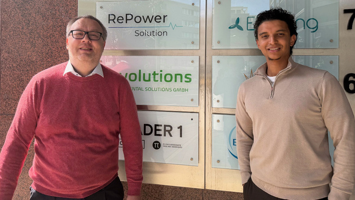 David Muggli (links) und Adam  Soukrassi, Chef von Repower.