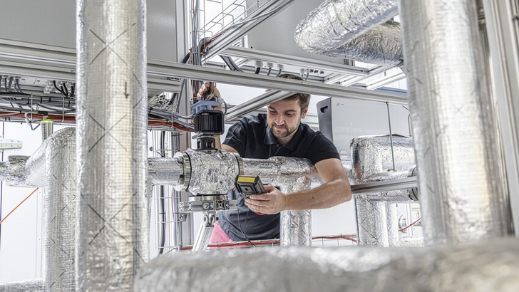 Auf dem Teststand können die Forscher:innen mit Temperaturen von bis zu 160 Grad Celsius arbeiten.