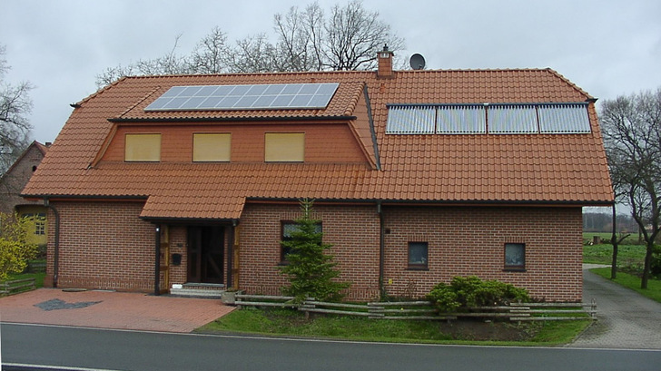 Die Anlage auf dem Einfamilienhaus in Friedewalde wurde im Jahr 2000 errichtet. Für den Weiterbetrieb ergeben sich mehrere Möglichkeiten.