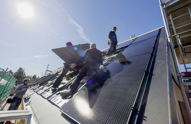 Beim Indachsystem wurden Module der Solarfabrik aus Freiburg verbaut.