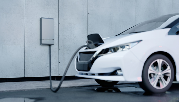 Wallbox hat schon das erste bidirektionale Ladegerät im Sortiment. Viele weitere Anbieter werden die Funktionalität demnächst integrieren.