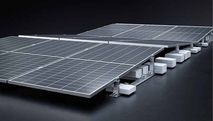 Mit dem Flachdachmontagesystem SN2 Q Plus lassen sich PV-Module im Hochformat installieren.