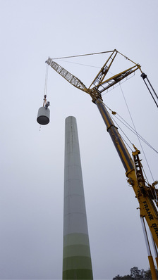 Rückbau eines abgesägten Turmabschnittes
