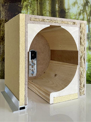 Raffstorekasten von Leipfinger-Bader: Das Bauteil besteht aus Holzfaserplatten und einer ökologischen Hanf-Jute-Dämmstofffüllung.