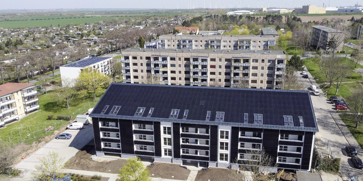 Sanierter Plattenbau in Aschersleben in Sachsen-Anhalt.