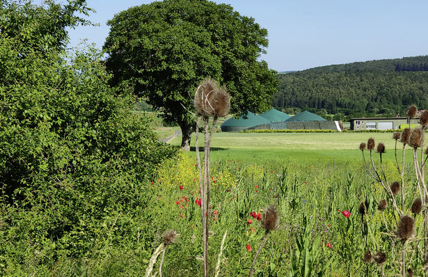 Die Versorgung mit Strom und Wärme aus Biogas hat in vielen Dörfern gut funktioniert.
